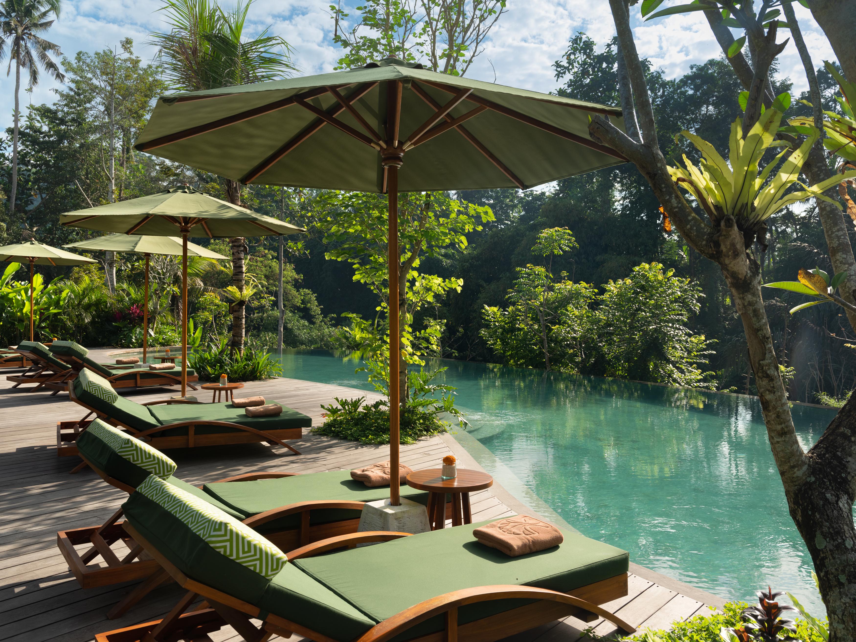 Adiwana Suweta Hotel Ubud Eksteriør billede The resort's swimming pool