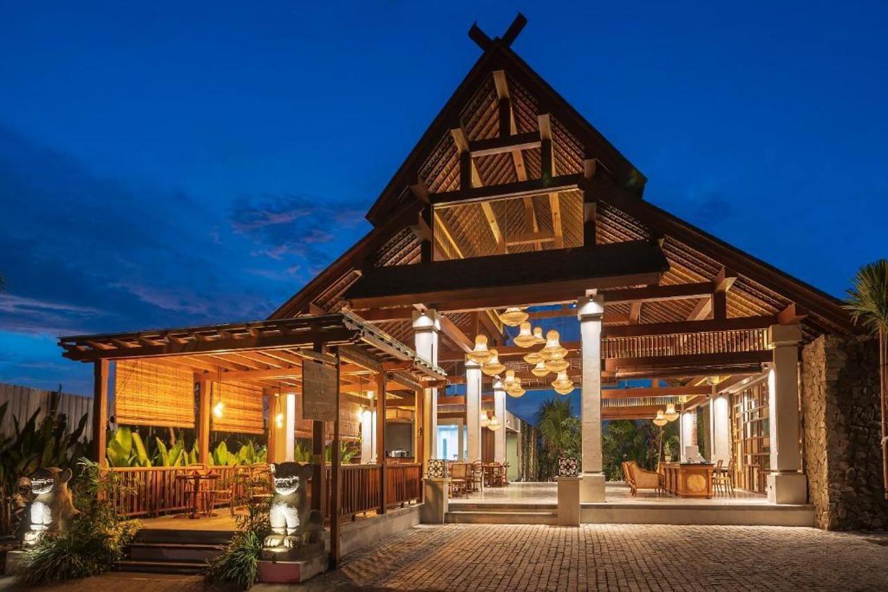 Adiwana Suweta Hotel Ubud Eksteriør billede The resort's lobby