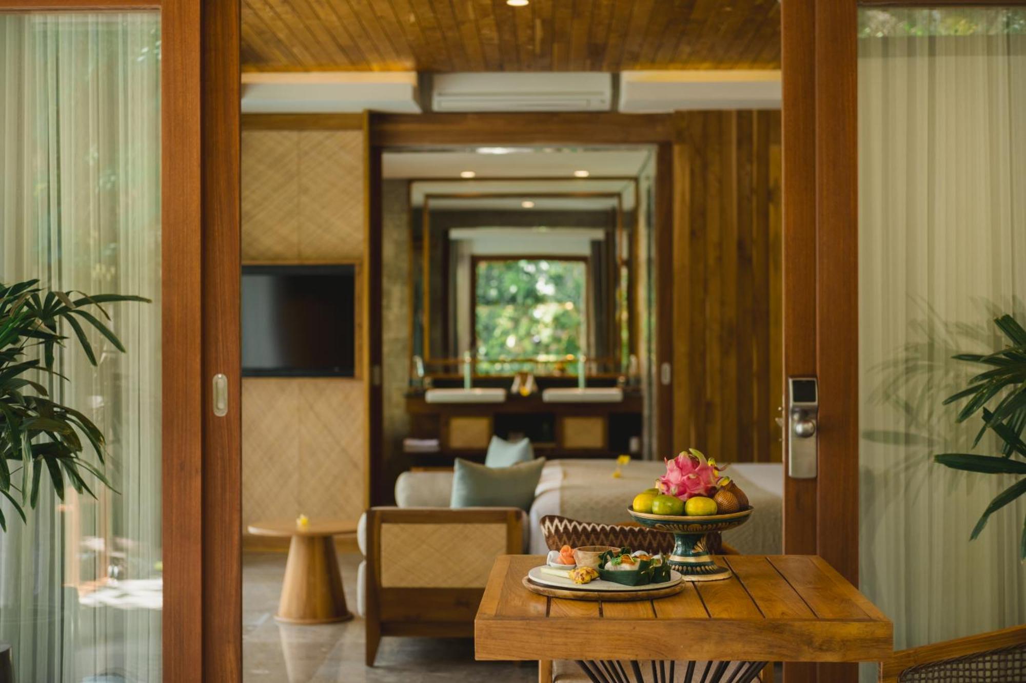 Adiwana Suweta Hotel Ubud Eksteriør billede A suite at the resort
