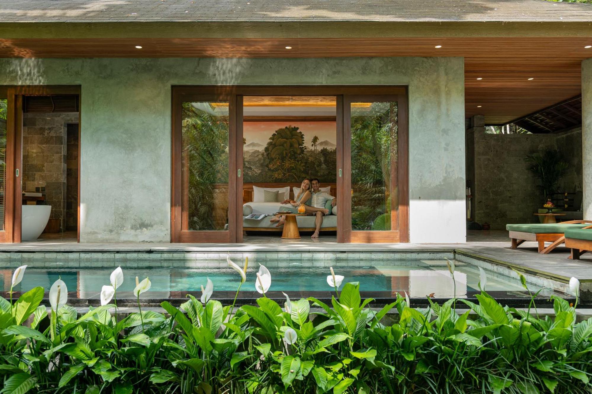 Adiwana Suweta Hotel Ubud Eksteriør billede A villa at the resort